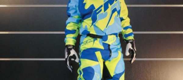 Pack enfant Pantalon + Maillot FM RACING Camo 2 pièces. Pack enfant Pantalon + Maillot FM RACING Camo 2 pièces. Crédits : ©accessoires-moto-enduro-cross.fr 2015