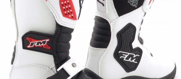 BOTTES FM RACING ENFANT HURRICANE. BOTTES FM RACING ENFANT HURRICANE. Crédits : ©accessoires-moto-enduro-cross.fr 2017